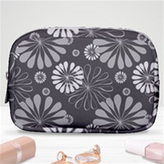 Floral Pattern Make Up Pouch (small) by Hansue
