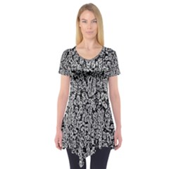 Black And White Abstract Short Sleeve Tunic  by retrotoomoderndesigns