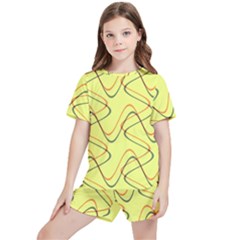 Retro Fun 821c Kids  Tee And Sports Shorts Set by PatternFactory