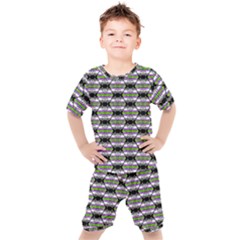 Hackers Town Void Mantis Hexagon Agender Nine 9 Stripe Pride Flag Kids  Tee And Shorts Set by WetdryvacsLair