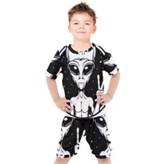 Alien Ufo Kids  T-shirt And Shorts Set by Bedest