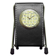 St Patrick S Day Background Symbols Pen Holder Desk Clocks by BangZart